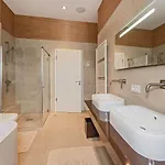 Wellness-oase Mit Wasserblick, Pool, Sauna & Fitnessbereich Rankwitz