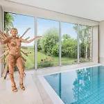 Wellness-oase Mit Wasserblick, Pool, Sauna & Fitnessbereich *