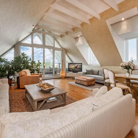 Apartment Wellness-apartment Mit Wasserblick, Pool, Sauna & Fitnessbereich