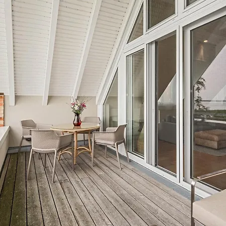 Wellness-apartment Mit Wasserblick, Pool, Sauna & Fitnessbereich *
