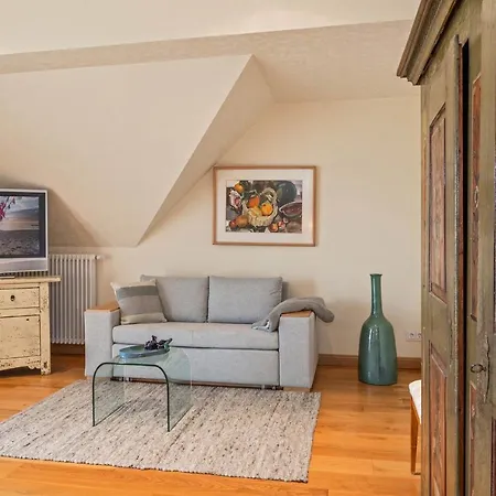 Wellness-apartment Mit Wasserblick, Pool, Sauna & Fitnessbereich Apartment