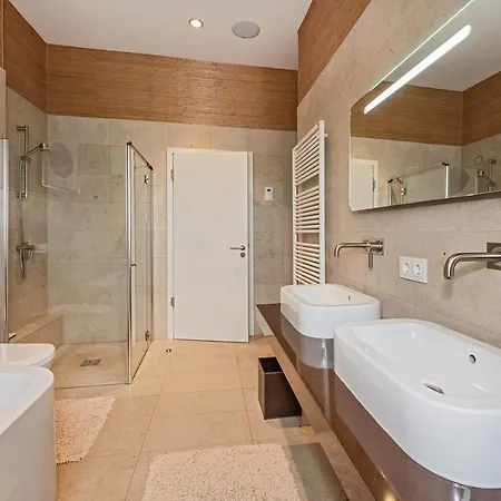 Wellness-apartment Mit Wasserblick, Pool, Sauna & Fitnessbereich Rankwitz
