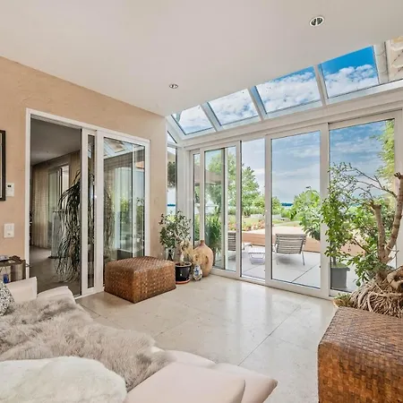 Apartment Wellness-apartment Mit Wasserblick, Pool, Sauna & Fitnessbereich