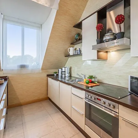 Wellness-apartment Mit Wasserblick, Pool, Sauna & Fitnessbereich *