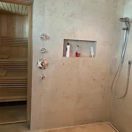 דירה Wellness-oase Mit Wasserblick, Pool, Sauna & Fitnessbereich *