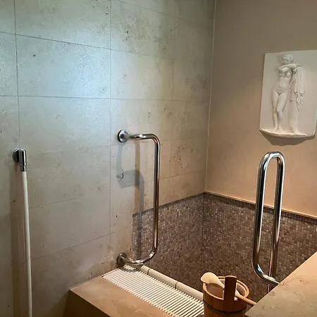 Wellness-oase Mit Wasserblick, Pool, Sauna & Fitnessbereich דירה