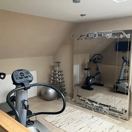 Wellness-oase Mit Wasserblick, Pool, Sauna & Fitnessbereich *